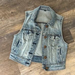 American Eagle cropped jean vest